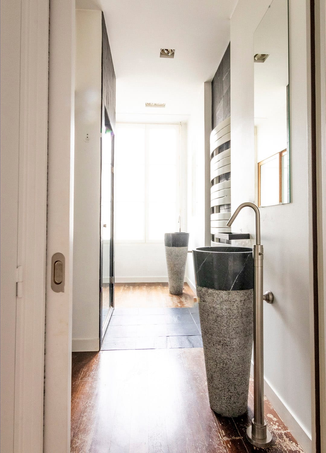 projet-haras-angers-salle de bain-avant-atelierbonsjours Choix de matériaux pour rénovation d'une maison de vacances