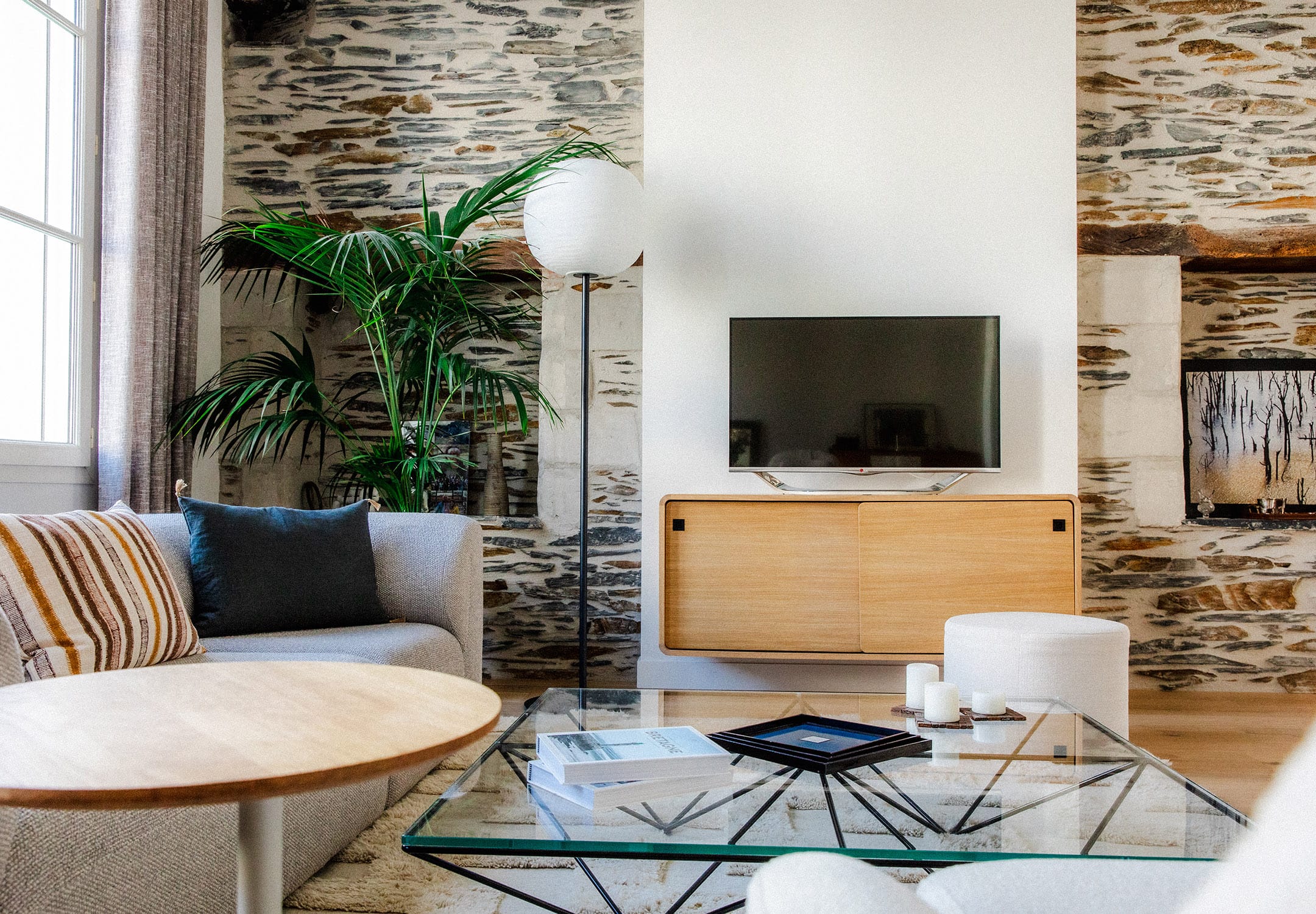 projet-haras-angers-salon-atelierbonsjours Rénovation d'une pièce de dégustation pour un marchand de vins, Vie Vin d'Homme en Anjou